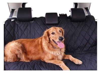 Cubierta para asiento de coche impermeable para mascotas desde $399 en Amazon
